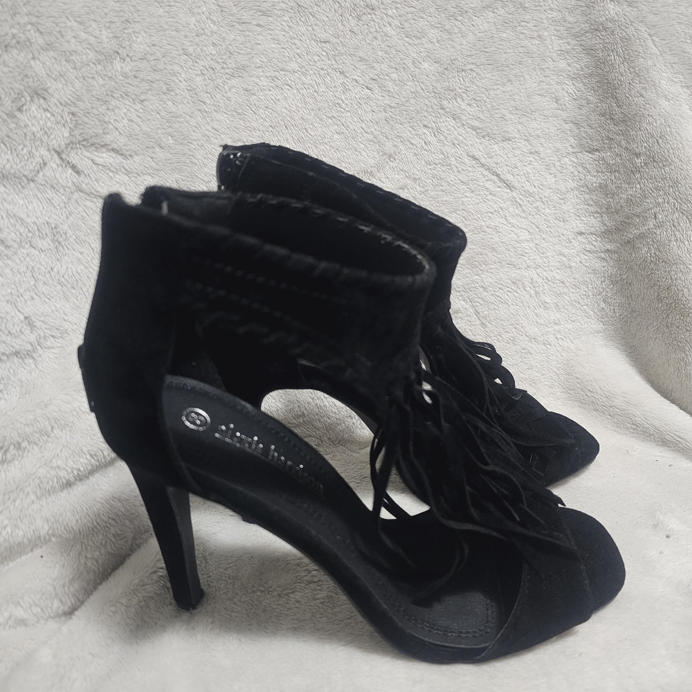 NWT - Alexis Harrison Fringe T Strap Stiletto sandals Size 8